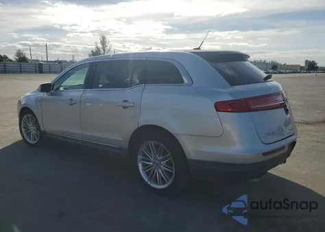 2013 Lincoln Mkt z USA, uszkodzony, nr VIN 2LMHJ5AT9DBL55887